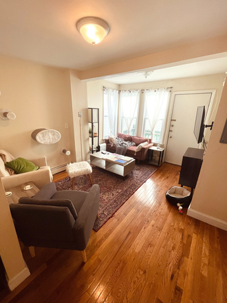 Call NOW for showings! 617-236-8600 - EVERETT ST - *NO FEE* DUPLEX 4BR IN JEFFRIES POINT AVAIL *9/1/2026* W/ 2 BATH, LNDRY IN BLDNG, DW! Apartments
