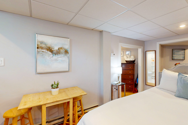 Queen bed, work desk, drawers - BEA1029A Furnished Studio on MBTA-Fenway, Longwood, BC, BU Apartments