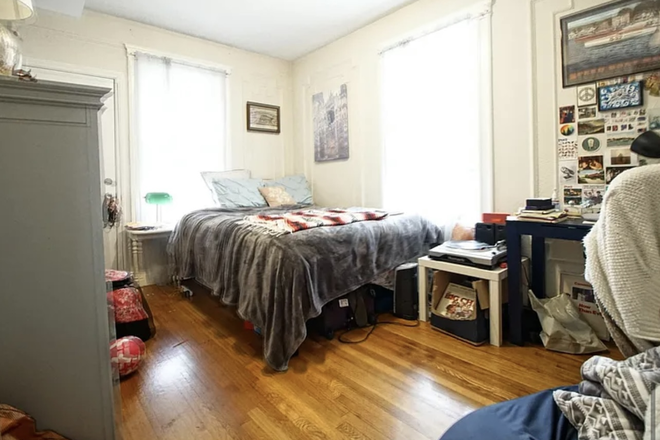 bed - No fee!fantastic location! spacious 4 bed 2 bath, porch, laundry Apartments