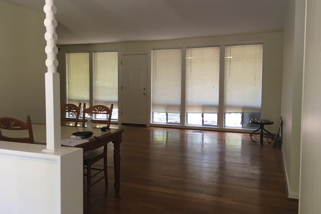 living room - Spacious home close to campus in quiet College Park Estates neighborhood