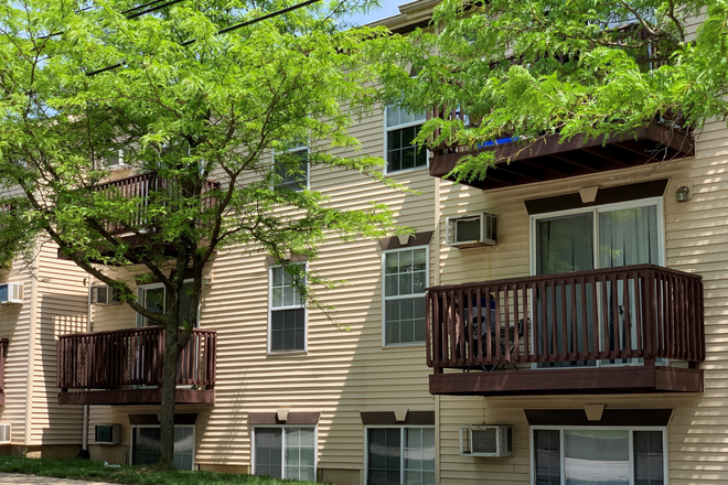 Exterior - 266 S Salisbury Street Apartments