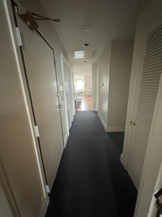 Hallway - 3rd Floor, 2 BR apartment close to campus