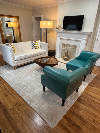 Den - Fully furnished bedroom on Emory bus line - walk or shuttle - female only - utilities included
