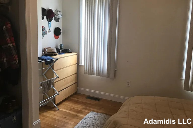 Bedroom #2 - Massive 4 Bed 2 Bath! Roof deck!!