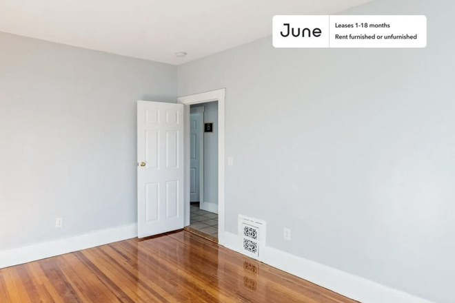 Available room (Second angle) - Spacious Dorchester Living at 15 Groom St Apartments