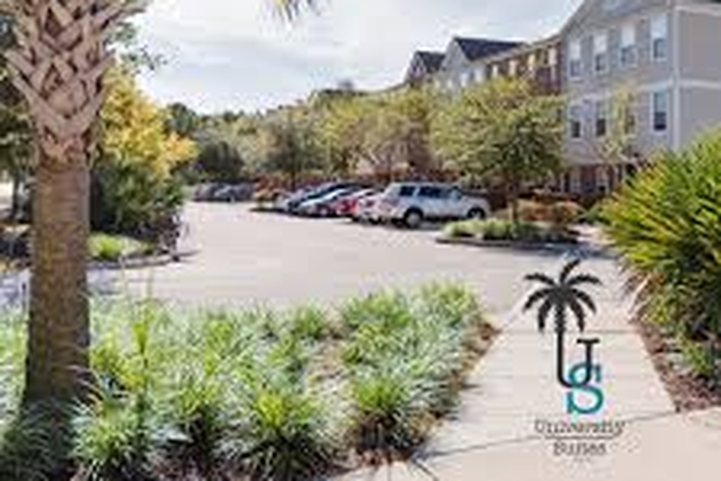 Outside street view - University Suites Townhome