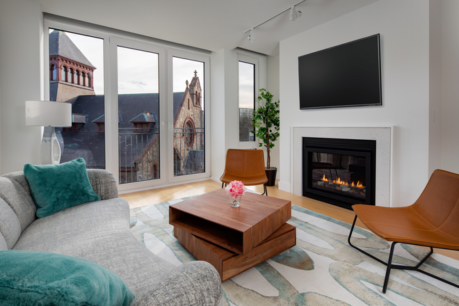 . - **1/2 Broker Fee Paid!!** BEAUTIFUL MODERN 2bed/2 bath w/LAUNDRY IN UNIT!! Avail. NOW!!! Apartments