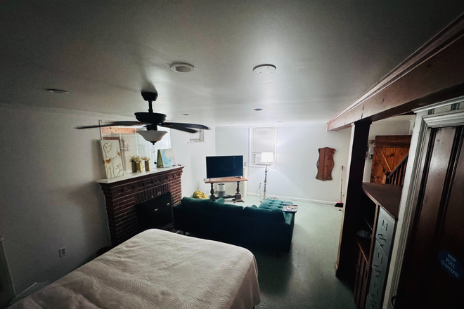 Spacious Bedroom - ALL UTILITIES & PARKING INCLUDED ($550 Value!) | Furnished 1BR/1BA - 1.6 Mi to UMD Apartments