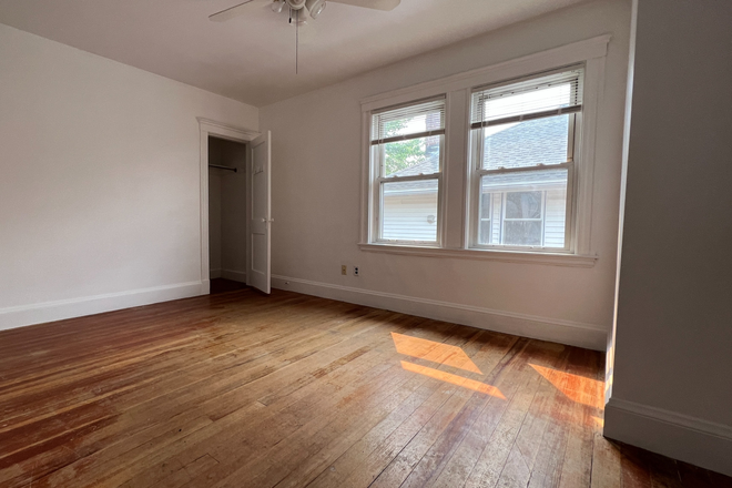 Call NOW for showings! 617-236-8600 - CHETWYND RD - HUGE TOP FLR 5 OR 6BR NEAR TUFTS FOR *6/1/2027* W/ 2 BATH, IN UNIT W/D, PRKNG INC, EIK Apartments