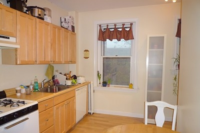 Kitchen - Cleveland Circle Large 2 BR Condo, Eat in Kit Hardwood floors close to BC, off Comm Ave, NO FEES