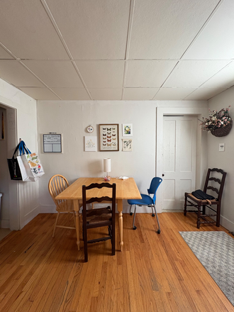Dining Area - Spring Sublet on Bus Route! Apartments