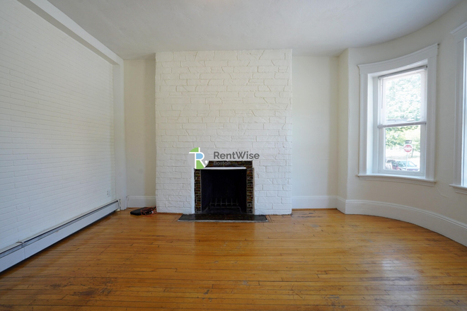 1 - AUG 2026-Amazing PET FRIENDLY 2 bed on Comm. H/HW inc, NO FEE! Apartments