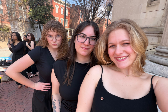 Roommates! - Vine and Main St! Not the right address*** but near this address