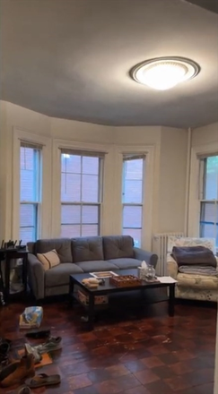 . - Amazing 2 Bed / 1 Bath w/ Heat&Hot Water Included!! Available NOW!!! Apartments