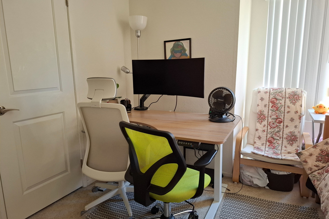 Bedroom - April 11: Room for Rent in Two-Bedroom Apartment near UCI – 8-minute walk