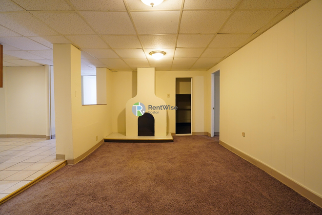 1 - AVAIL NOW-Brighton 3 bed. H/HW/Electr inc. No Broker Fee! Apartments