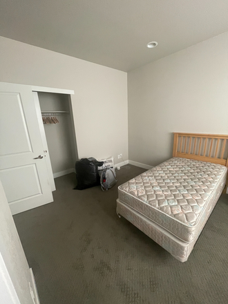 Bedroom - Townhouse close to transportation, 15 min from downtown