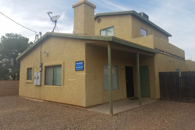 Front of Home - 5 Bed 3 Bath near UofA House