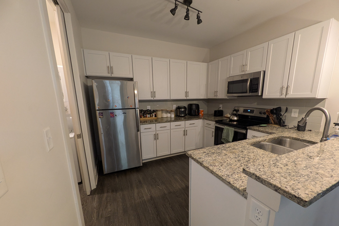 Kitchen - Park at main Apartments