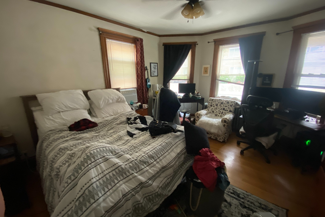 Sample Bedroom #1 - 3 Bedroom on Iroquois!!