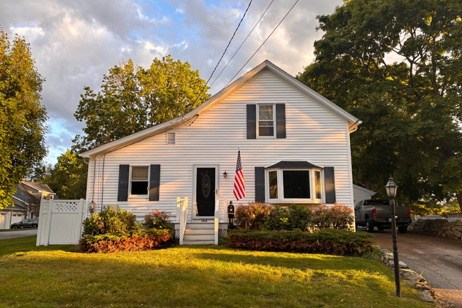 Exterior Front - Charming Home Heart of Wakefield