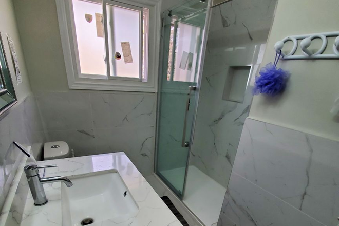 Shower 1 - Best location.  Across from Scarborough campus! (30 seconds walk only) Furnished Rooms House