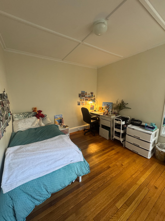 Bedroom - Summer Sublet -- 1175 Boylston Street
