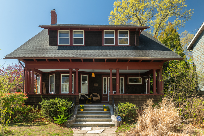 Street View - Arts and Crafts bungalow - Four bedrooms, three full baths, two home offices - 10 min from Brown