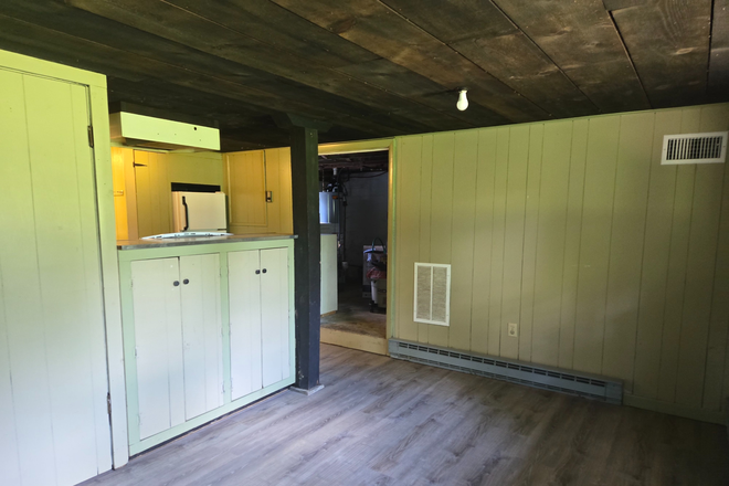 Dining room - Privacy for renters - 2 freestanding apts at country estate