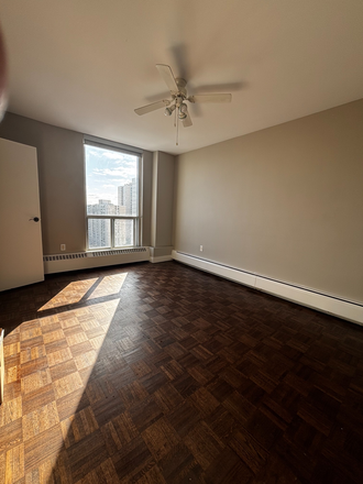 Bedroom - Female Roommate Preferred– Spacious 2-Bedroom Apartment