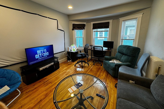 1 - Stunning 5-Bedroom Home Near Tufts & Green Line! JUNE 2026 – NO BROKER FEE