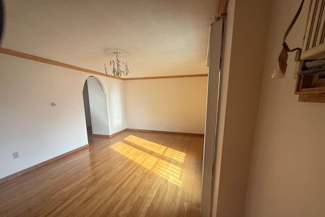 Call NOW for showings! 617-236-8600 - BENNINGTON ST - *NO FEE* 2BR/1BA ACROSS FROM ORIENT HEIGHTS MBTA FOR *8/1/2026* W/ H&HW + PRKNG INC Condo