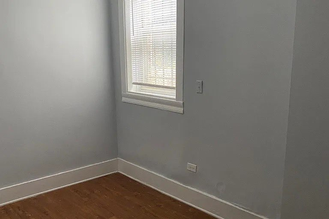Bedroom - 2752 N Seminary Ave #G Apartments