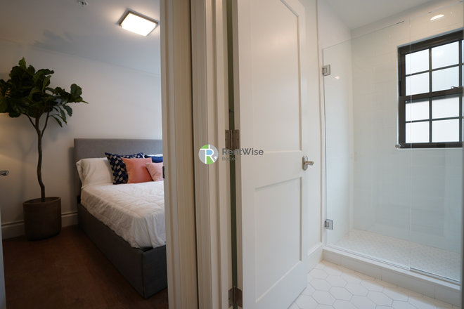 1 - SEPT 2026- Harvard Square One/Two bed/Studio Modern! H/HW inc. No Fee