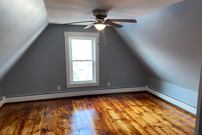 3rd Floor Bedroom #2 - Spacious Apartment Close To South Campus