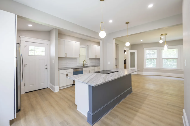 Kitchen - 1496 East 107th Street Cleveland, OH 44106 House