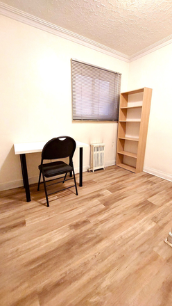 private bedroom - Eglinton West Subway