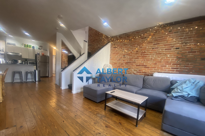 Living Room - Largest Symphony 4 Bed on the market!! tour TODAY!! Apartments