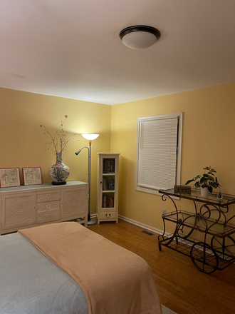 Bedroom - Furnished room in shared thome for female-Fair Acres Ct-Kingston