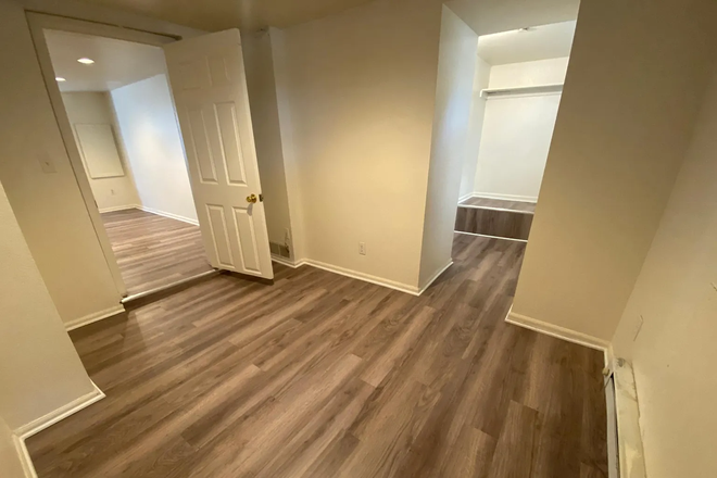 Bedroom 3 - 3 bedroom Unit Close to Campus Triplex