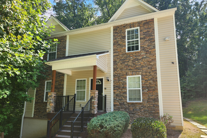 Front Entry - 1060 Ranch Dr House