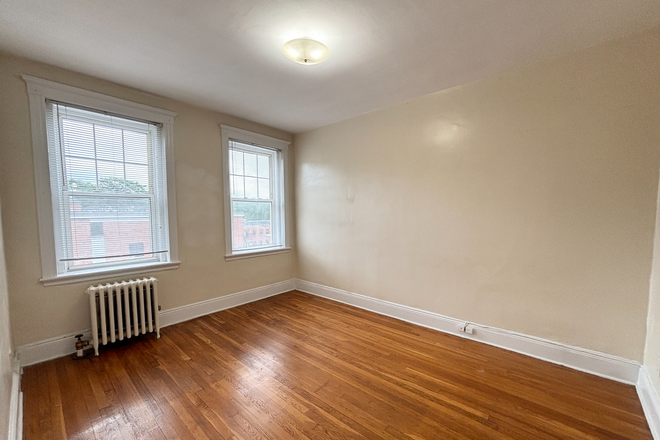 bedroom - Sunny Cleveland Circle 2 bed with balcony - NO FEE! Apartments