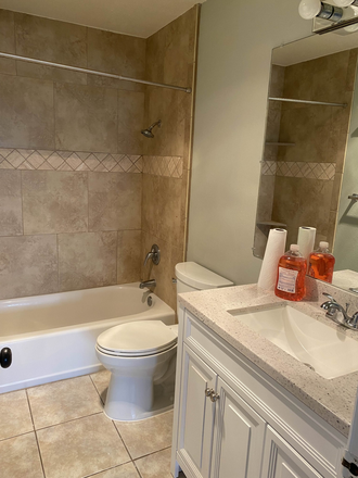 Shared Bathroom - Looking for two male housemates in a 2 bed/2 bath apartment