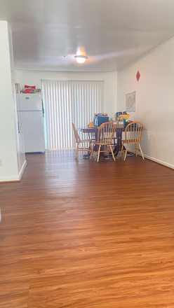 Dining table - 8907 34th Ave College Park - Single Family Home Close to Campus