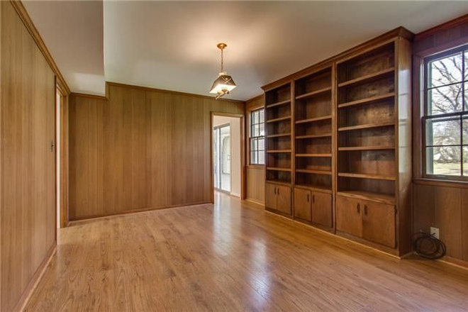 Den - HOUSE FOR RENT in Crieve Hall, 15 mins to Vanderbilt!  Easy drive. Lease terms negotiable.