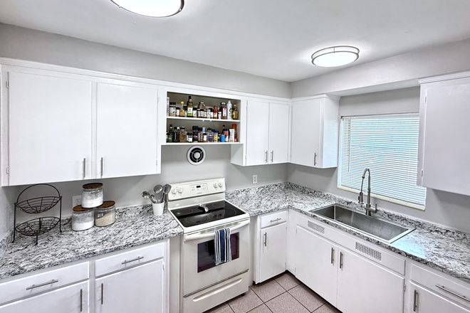 Cleana and Equipped Kitchen - Former Nunnery, Spacious! Furnished Room for Rent - Close to Campus