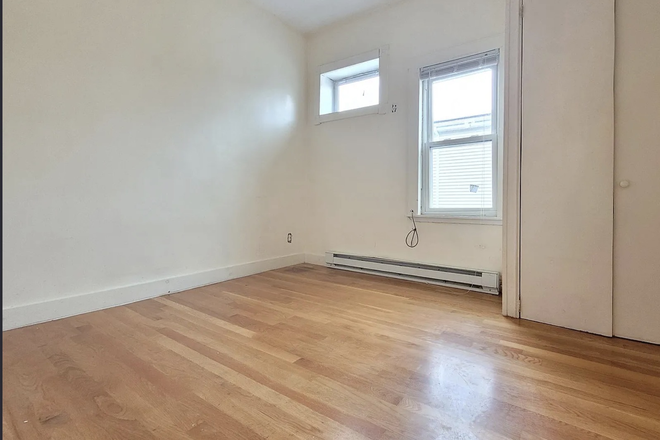 Bedroom. It will be furnished with a queen sized bed, a desk, and two shelves. - Groma