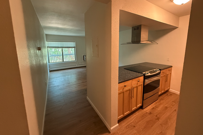 Kitchen - Two Mile Creek Apartments