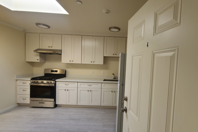 Entrance - Newly Renovated- 2 Bed/1 Bath Unit#4 - Available Now!
