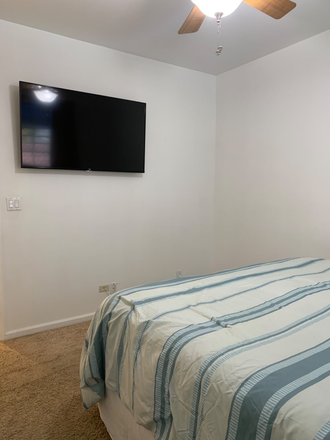 Room 2 - Move-In Ready Furnished Rooms – Palm Aire, Pompano Beach Apartments